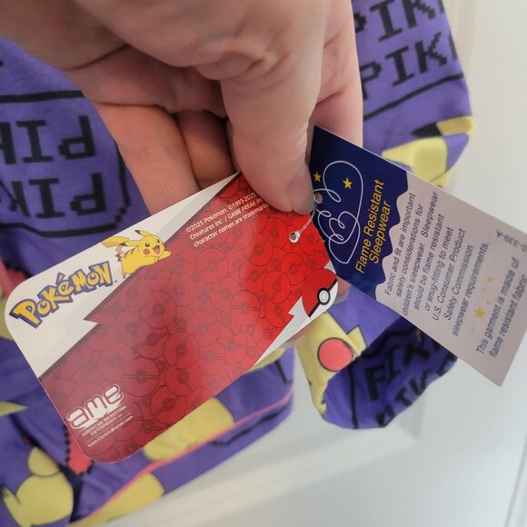 NEW NWT Pokemon Pikachu Girls Long Sleeve Fleece 2pc Pajama Set w/Shorts S 6/6X - Picture 5 of 5